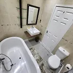 Cheerful 3 Bedroom At White Cross Bay Дом отдыха *