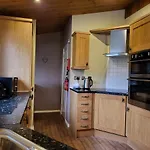 Cheerful 3 Bedroom At White Cross Bay *