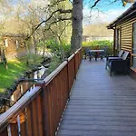 Дом отдыха Cheerful 3 Bedroom At White Cross Bay Уиндермир