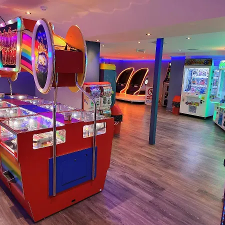 Cheerful 3 Bedroom At White Cross Bay Casa vacanze