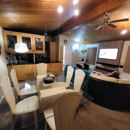 Cheerful 3 Bedroom At White Cross Bay * Windermere