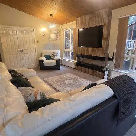 Cheerful 3 Bedroom At White Cross Bay * ウィンダミア