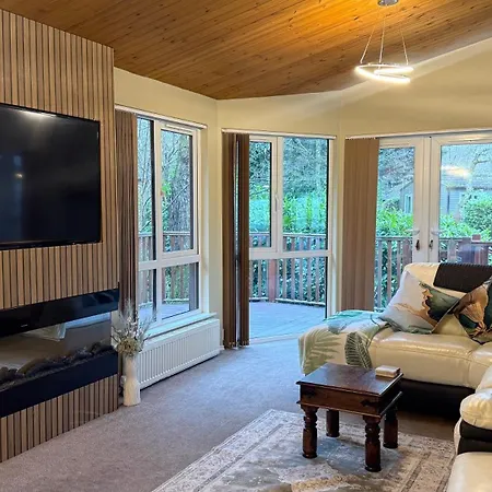 Cheerful 3 Bedroom At White Cross Bay * ウィンダミア