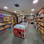 Cheerful 3 Bedroom At White Cross Bay 温德米尔