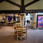 Cheerful 3 Bedroom At White Cross Bay 温德米尔