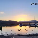 Cheerful 3 Bedroom At White Cross Bay 温德米尔