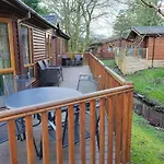 Cheerful 3 Bedroom At White Cross Bay 度假居 温德米尔