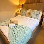 度假居 Cheerful 3 Bedroom At White Cross Bay *