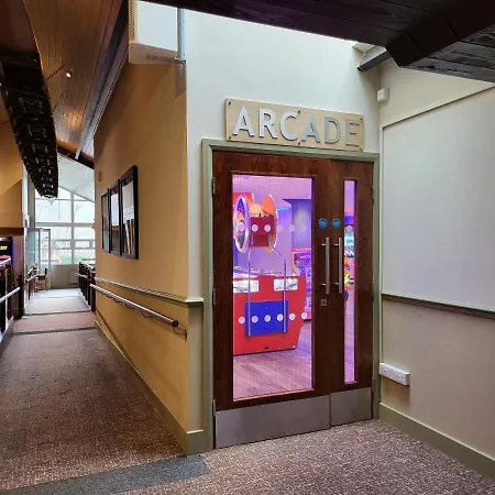 Cheerful 3 Bedroom At White Cross Bay *