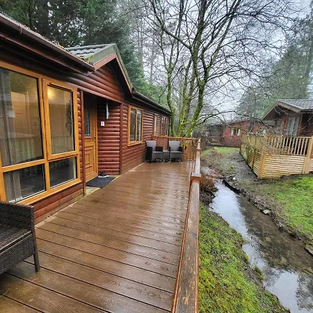 Cheerful 3 Bedroom At White Cross Bay Feriehus *