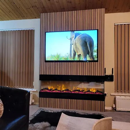 Cheerful 3 Bedroom At White Cross Bay *